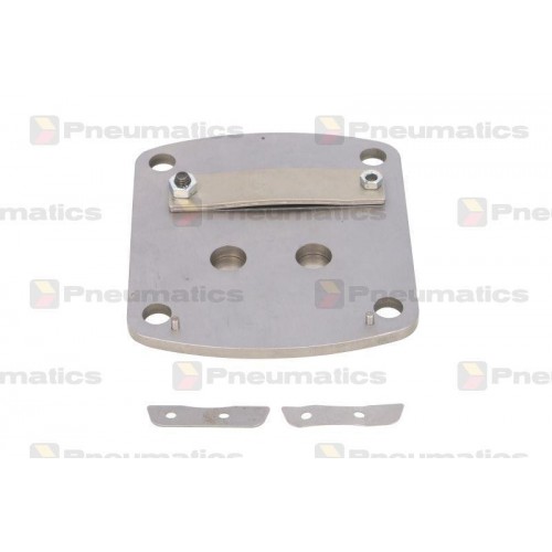 Compressor head intermediate plate