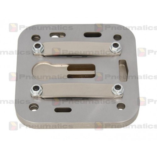 Compressor head intermediate plate