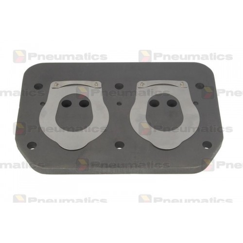 Compressor head intermediate plate