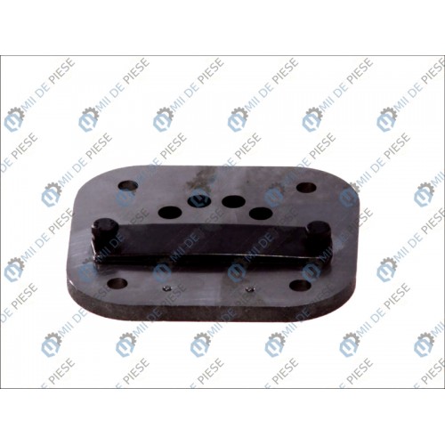 Compressor head intermediate plate