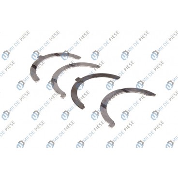 Cuzineti arbore cotit