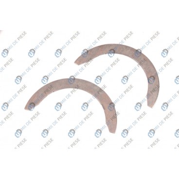 Cuzineti arbore cotit