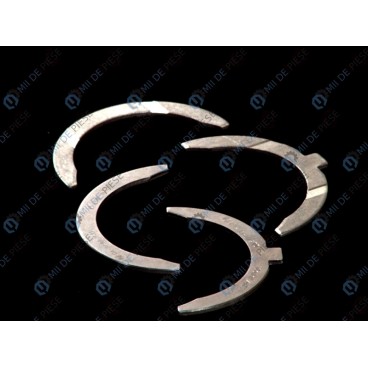 Cuzineti arbore cotit